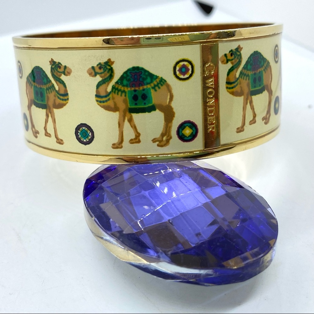 C. WONDER Camel Enamel Gold Bangle Bracelet